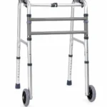 ANDADOR ALUMINIO CON RUEDAS COLOR PLATA